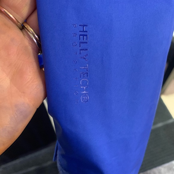 COPY - HELLY HANSON RAIN JACKET IN ROYAL BLUE - Picture 5 of 8